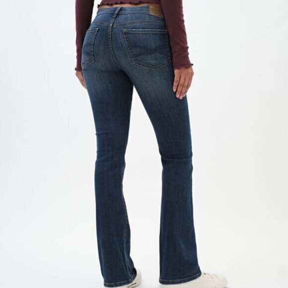 "NWT" Aeropostale Low-Rise Bootcut‎ Jeans- Size 2 Short - Picture 2 of 16